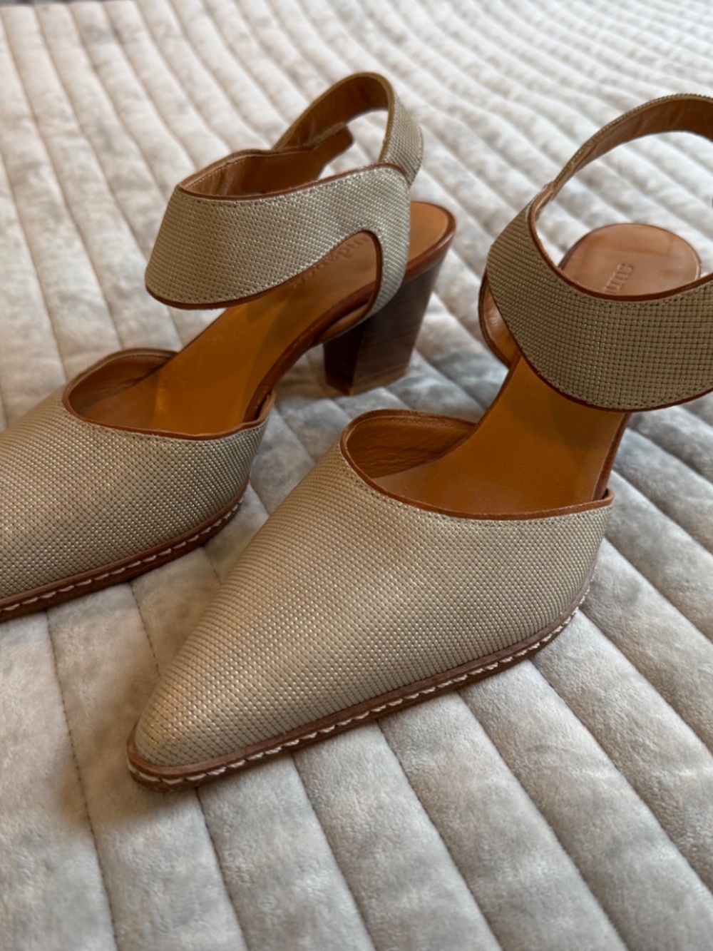 NEW Sundance Slingback Pumps Made in France Size 38